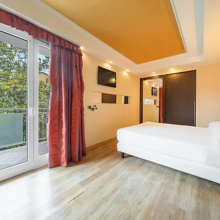 Szálloda Kriss Internazionale 4*