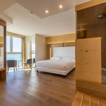 Szálloda Kriss Internazionale 4*