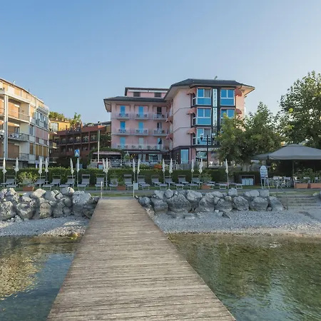 Szálloda Kriss Internazionale 4*