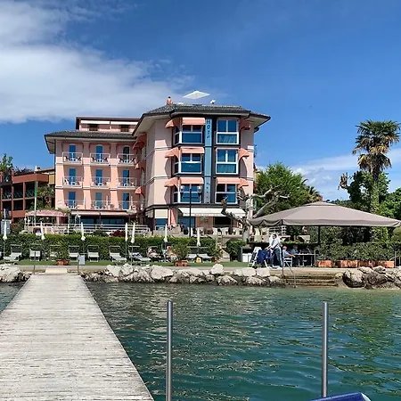 Kriss Internazionale Hotel 4*