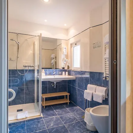 Kriss Internazionale Hotel 4*