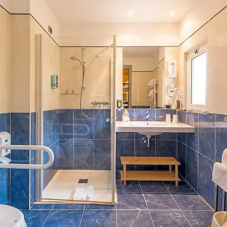 فندق Kriss Internazionale 4*