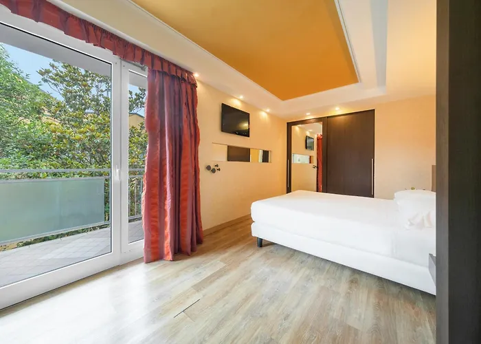 מלון Kriss Internazionale 4*