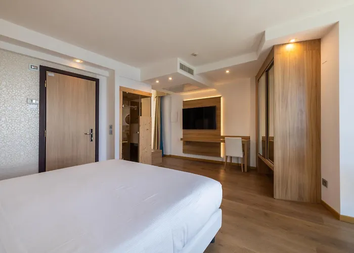 Kriss Internazionale מלון ברדולינו