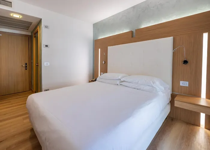 מלון Kriss Internazionale ברדולינו